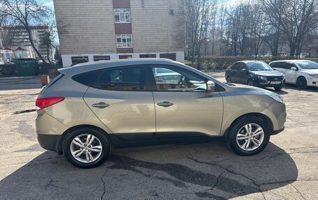 Hyundai ix35 I рестайлинг, 2010 год, 950 000 рублей, 3 фотография