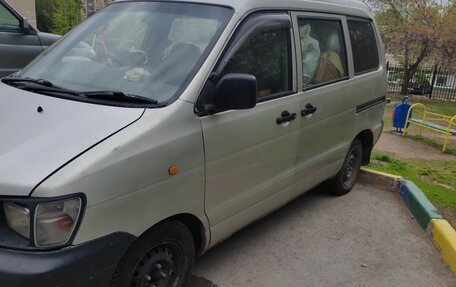 Toyota Town Ace III, 2002 год, 400 000 рублей, 3 фотография