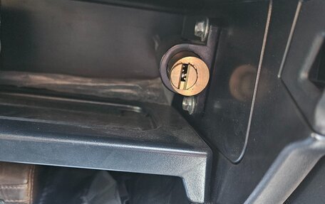 Toyota Land Cruiser 200, 2011 год, 3 700 000 рублей, 21 фотография