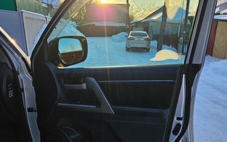 Toyota Land Cruiser 200, 2011 год, 3 700 000 рублей, 17 фотография