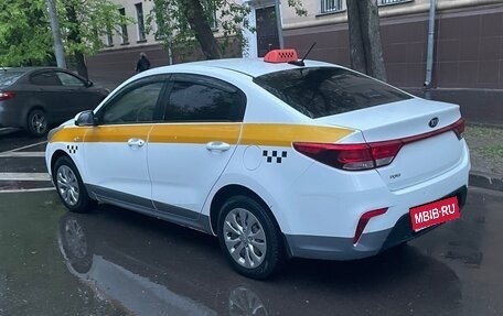 KIA Rio IV, 2018 год, 1 050 000 рублей, 4 фотография