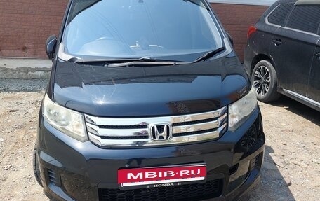 Honda Freed I, 2010 год, 915 000 рублей, 2 фотография