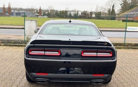 Dodge Challenger III рестайлинг 2, 2022 год, 9 440 000 рублей, 5 фотография