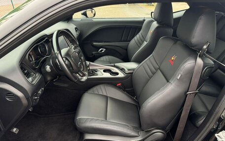 Dodge Challenger III рестайлинг 2, 2022 год, 9 440 000 рублей, 12 фотография