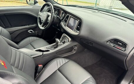 Dodge Challenger III рестайлинг 2, 2022 год, 9 440 000 рублей, 16 фотография