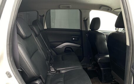 Mitsubishi Outlander III рестайлинг 3, 2012 год, 990 000 рублей, 11 фотография