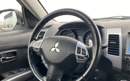 Mitsubishi Outlander III рестайлинг 3, 2012 год, 990 000 рублей, 14 фотография