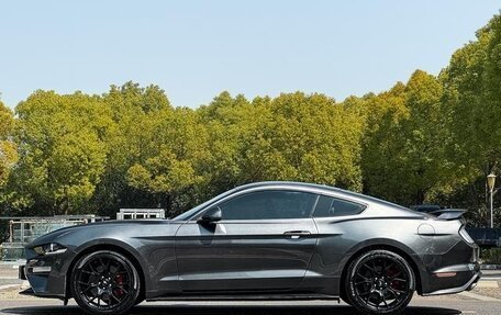 Ford Mustang VI рестайлинг, 2020 год, 2 140 100 рублей, 5 фотография