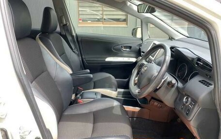 Toyota Wish II, 2017 год, 1 434 000 рублей, 10 фотография
