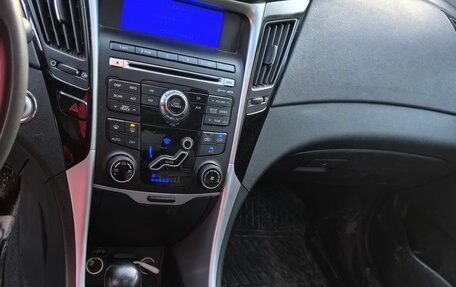 Hyundai Sonata VI, 2012 год, 1 050 000 рублей, 8 фотография