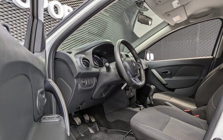 Renault Logan II, 2019 год, 870 000 рублей, 13 фотография