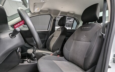 Renault Logan II, 2019 год, 870 000 рублей, 15 фотография