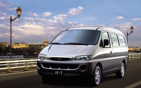 Hyundai H-1 II рестайлинг, 2002 год, 260 000 рублей, 1 фотография