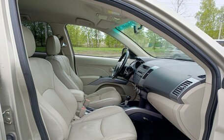 Mitsubishi Outlander III рестайлинг 3, 2008 год, 1 050 000 рублей, 13 фотография
