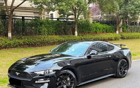 Ford Mustang VI рестайлинг, 2020 год, 2 800 000 рублей, 1 фотография