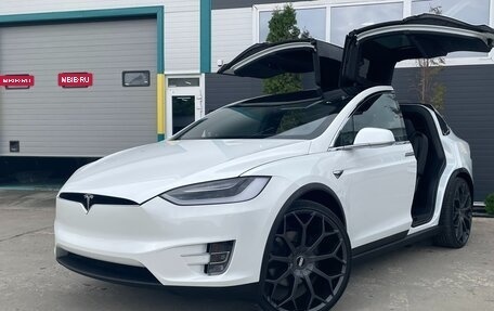 Tesla Model X I, 2018 год, 5 600 000 рублей, 2 фотография