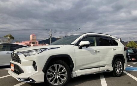 Toyota RAV4, 2022 год, 2 169 000 рублей, 3 фотография