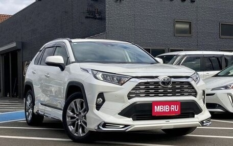Toyota RAV4, 2022 год, 2 169 000 рублей, 2 фотография
