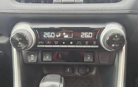 Toyota RAV4, 2022 год, 2 169 000 рублей, 12 фотография