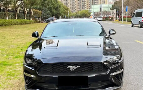 Ford Mustang VI рестайлинг, 2020 год, 2 800 000 рублей, 2 фотография
