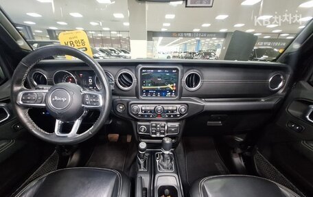 Jeep Wrangler, 2022 год, 4 060 000 рублей, 13 фотография