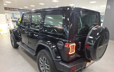 Jeep Wrangler, 2022 год, 4 060 000 рублей, 7 фотография