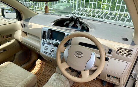 Toyota Raum II, 2004 год, 720 000 рублей, 7 фотография