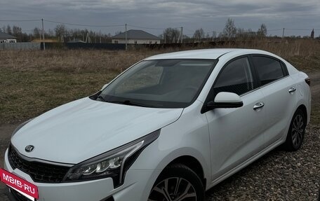 KIA Rio IV, 2020 год, 1 560 000 рублей, 2 фотография