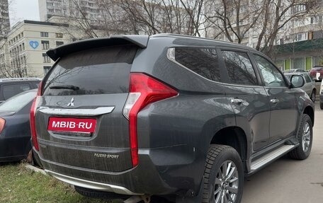 Mitsubishi Pajero Sport III рестайлинг, 2019 год, 2 470 000 рублей, 3 фотография