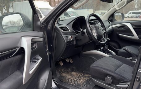 Mitsubishi Pajero Sport III рестайлинг, 2019 год, 2 470 000 рублей, 5 фотография