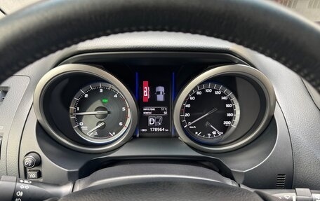 Toyota Land Cruiser Prado 150 рестайлинг 2, 2016 год, 3 850 000 рублей, 16 фотография