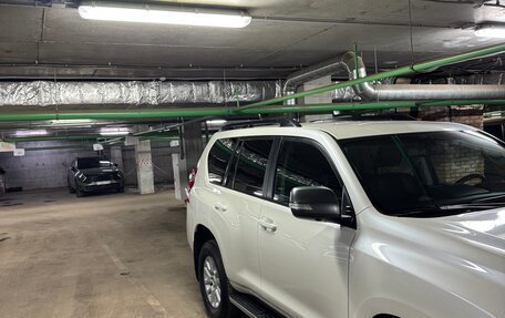 Toyota Land Cruiser Prado 150 рестайлинг 2, 2016 год, 3 850 000 рублей, 24 фотография