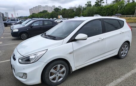 Hyundai Solaris II рестайлинг, 2013 год, 880 000 рублей, 3 фотография