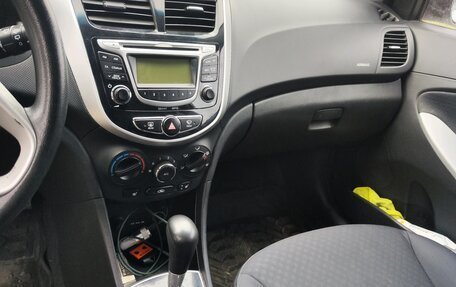 Hyundai Solaris II рестайлинг, 2013 год, 880 000 рублей, 8 фотография