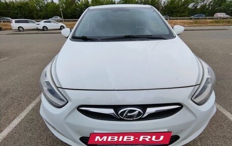 Hyundai Solaris II рестайлинг, 2013 год, 880 000 рублей, 2 фотография