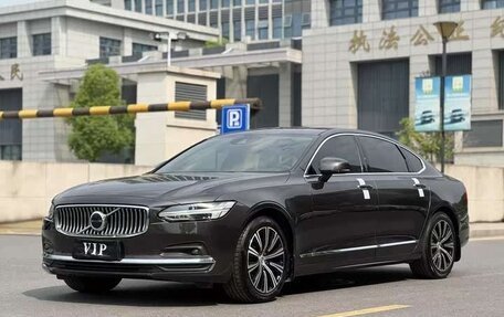 Volvo S90 II рестайлинг, 2021 год, 2 900 000 рублей, 3 фотография