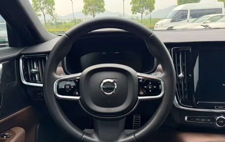 Volvo S90 II рестайлинг, 2021 год, 2 900 000 рублей, 10 фотография
