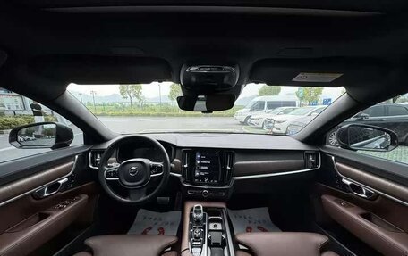 Volvo S90 II рестайлинг, 2021 год, 2 900 000 рублей, 8 фотография