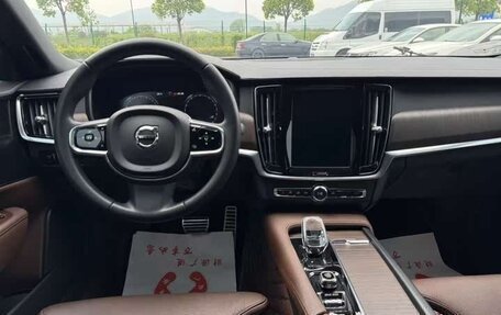 Volvo S90 II рестайлинг, 2021 год, 2 900 000 рублей, 9 фотография