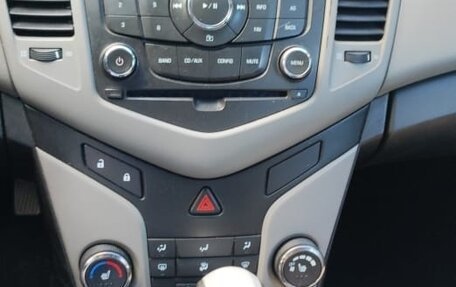 Chevrolet Cruze II, 2011 год, 600 000 рублей, 10 фотография