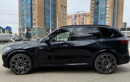 BMW X5, 2019 год, 6 090 000 рублей, 3 фотография