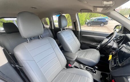 Mitsubishi Outlander III рестайлинг 3, 2016 год, 1 620 000 рублей, 12 фотография