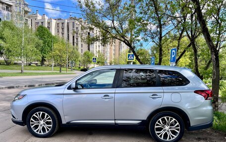 Mitsubishi Outlander III рестайлинг 3, 2016 год, 1 620 000 рублей, 7 фотография