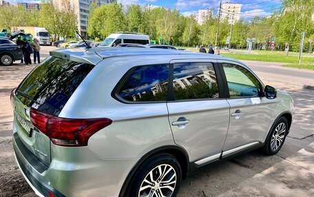Mitsubishi Outlander III рестайлинг 3, 2016 год, 1 620 000 рублей, 5 фотография