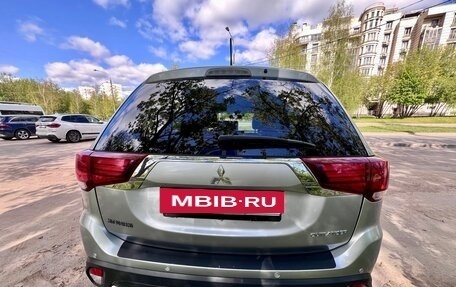 Mitsubishi Outlander III рестайлинг 3, 2016 год, 1 620 000 рублей, 10 фотография