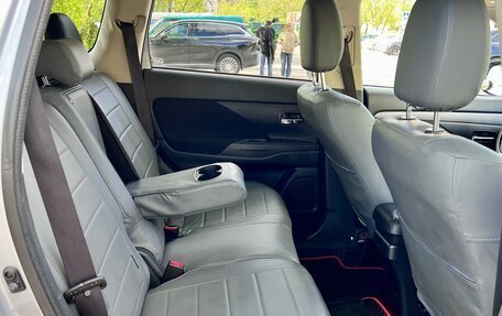 Mitsubishi Outlander III рестайлинг 3, 2016 год, 1 620 000 рублей, 15 фотография