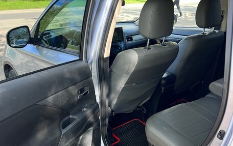 Mitsubishi Outlander III рестайлинг 3, 2016 год, 1 620 000 рублей, 19 фотография