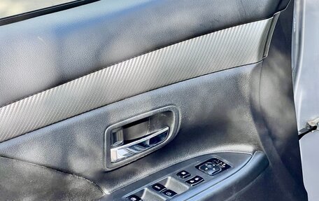 Mitsubishi Outlander III рестайлинг 3, 2016 год, 1 620 000 рублей, 20 фотография