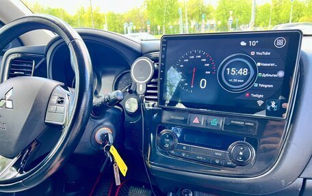 Mitsubishi Outlander III рестайлинг 3, 2016 год, 1 620 000 рублей, 22 фотография