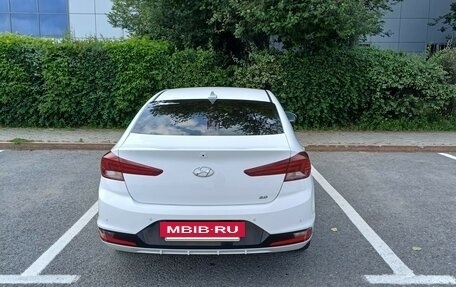 Hyundai Elantra VI рестайлинг, 2020 год, 1 800 000 рублей, 6 фотография